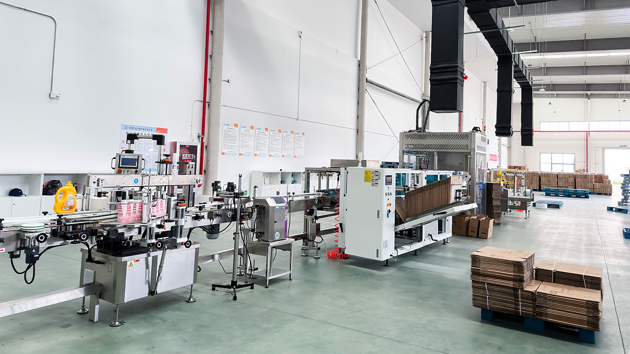 Atmospheric Pressure Self-Flow Filling Machine, Single-Head Rotary Cap Sealer At Both Ends, Insert-Type Rotary Cap Sealer, Aluminum Foil Sealing Machine Project Site (1)